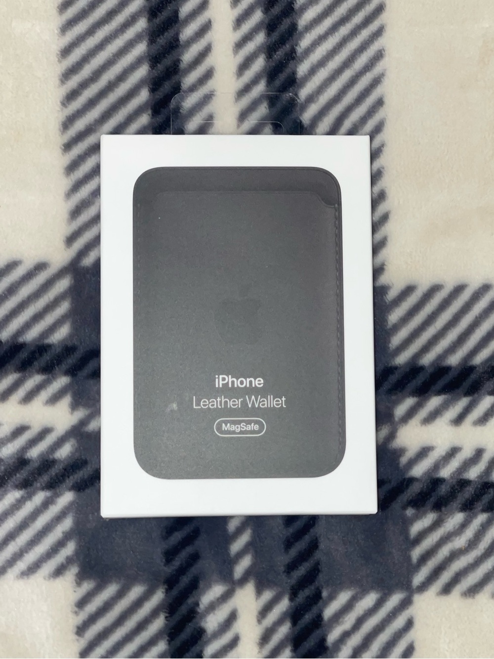 Apple iPhone Leather Wallet MagSafe - White Packaging perfect gift